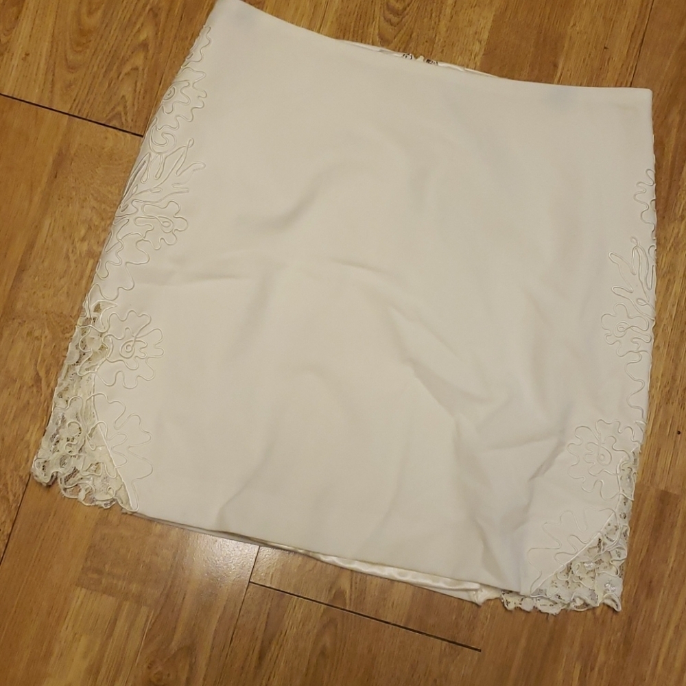 VTG Cache cream lace inset mini skirt sz 6